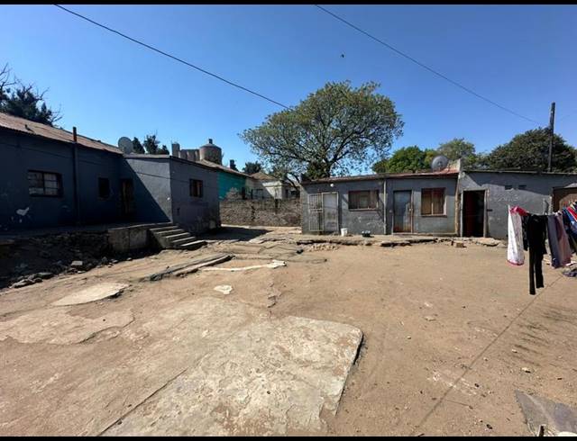 10 BEDROOM HOUSE FOR SALE IN GERMISTON SOUTH